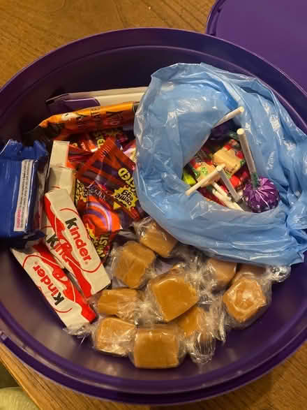 Photo of free A box of sweets (Ludlow SY8) #1