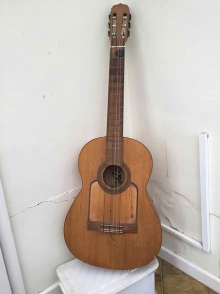 Photo of free Guitar (Shoreham-by-Sea BN43) #1