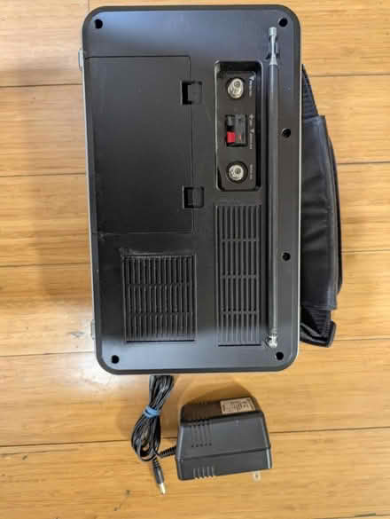 Photo of free Grundig Radio with Digital tuner (Cupertino Public Library) #2
