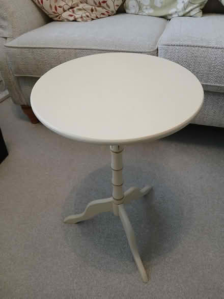 Photo of free Small round pedestal table (Great Baddow) #2