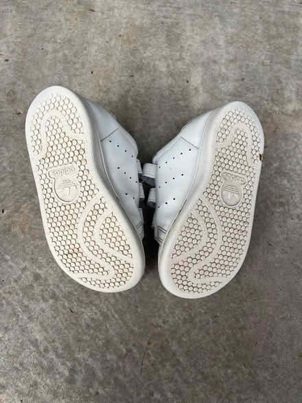 Photo of free Uk size 7K kids adidas trainers (NG9) #2