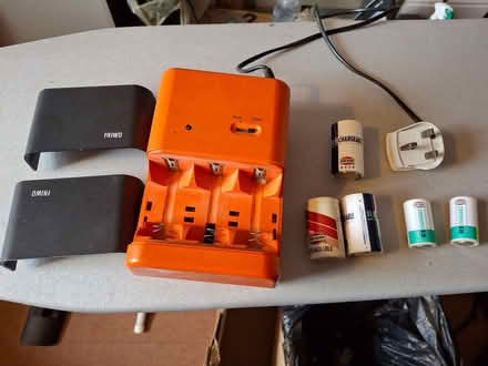 Photo of free Battery charger for C and D type batteries (Headington OX3) #1