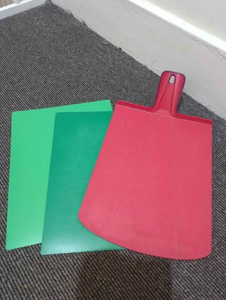 Photo of free Red and Green Plastic Cutting/Chopping Boards (Merton SW19) #1