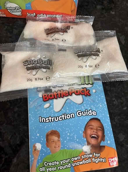 Photo of free Play snow battle pack (Southfields SW19) #3