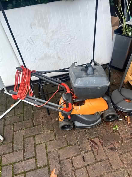 Photo of free Working lawnmower (Sm3 8pa) #1