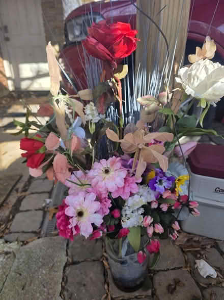 Photo of free Fake Flowers in glass (Randallstown) #1