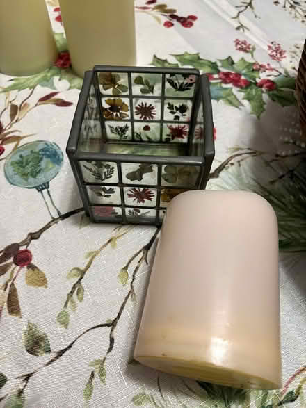 Photo of free Square decor/flame less candle (Drexel Hill) #1