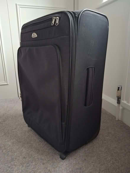 Photo of free Expanding Samsonite wheely suitcase (Amersham Common HP7) #1