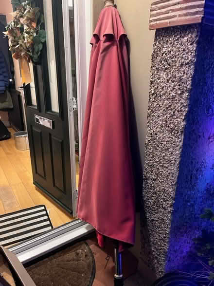 Photo of free Red wooden sun umbrella for garden (Oxford (Risinghurst) OX3) #1