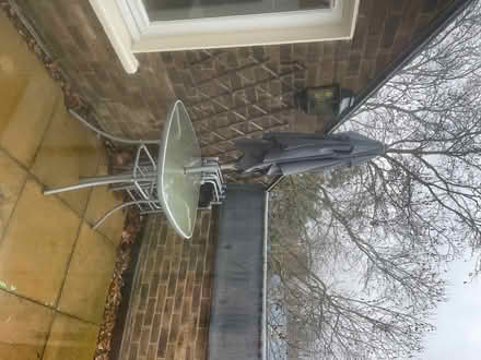 Photo of free Outdoor patio set (Canonbury N1) #1