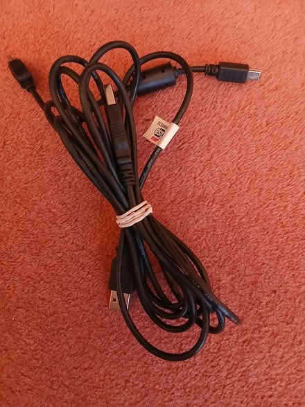 Photo of free Selection of Computer/Audio Leads (B90 shirley) #3
