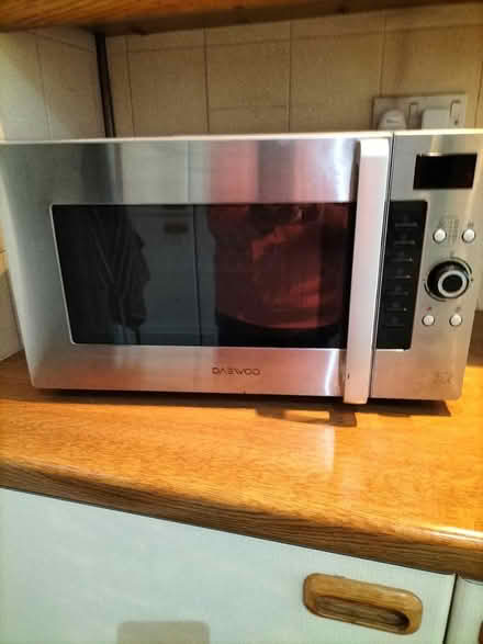 Photo of free Daewoo 700 Microwave (Hilsea Portsmouth PO2) #1