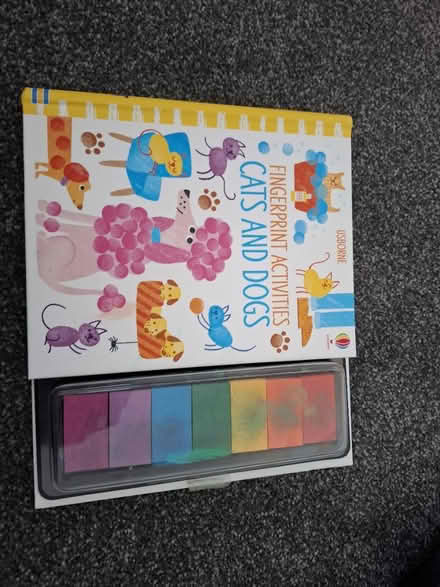 Photo of free Finger painting book (EH20 loanhead) #1