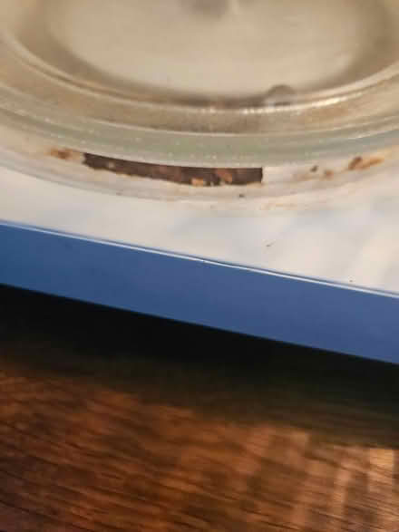 Photo of free Microwave (Slough, SL2) #2