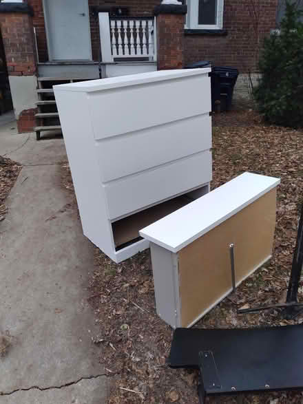 Photo of free Spotted: Chest of drawers (202 Major St) #1