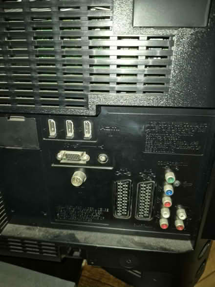 Photo of free 32'' sony lcd tv (Horsham Town area) #4