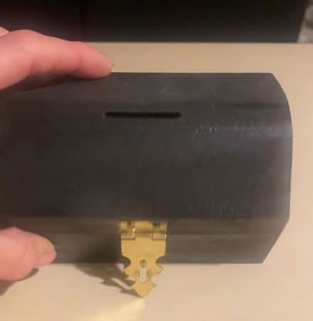 Photo of free Empty tin, treasure bank, & basket (Silver Glen Rd & Stevens Rd) #3