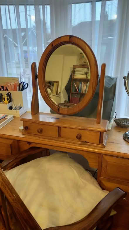 Photo of free Mirror and drawers unit (Wickford SS12) #1