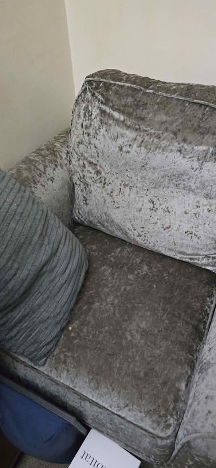 Photo of free Grey armchair (GU14) #1