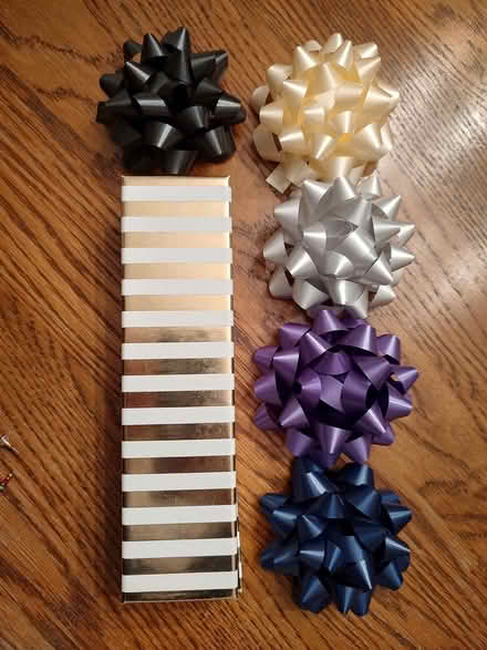 Photo of free NEW bows (Odenton) #1