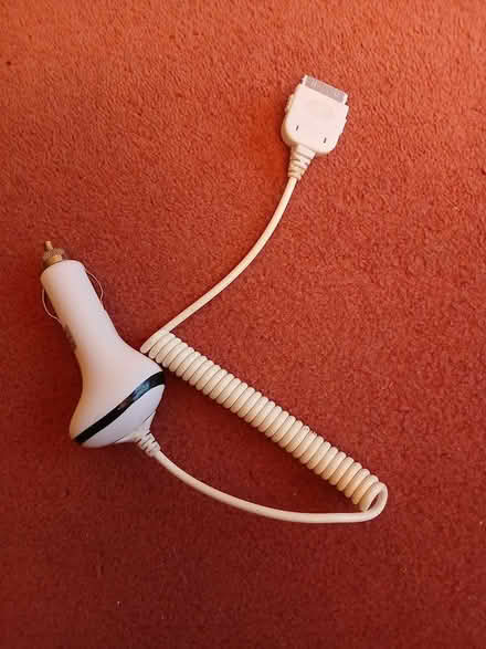 Photo of free Selection of Computer/Audio Leads (B90 shirley) #1