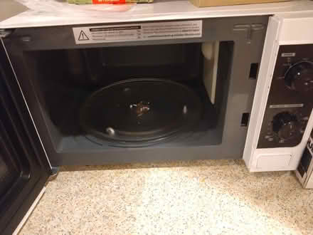 Photo of free Toshiba microwave (Wimbledon SW19) #2
