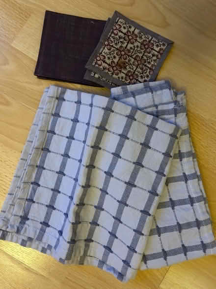 Photo of free Purple napkins and coasters (Barkham RG41) #1