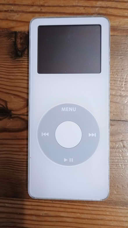 Photo of free iPod 2gb (Bolstone HR2) #1