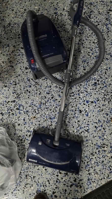 Photo of free Vacuum Cleaner (Arnold) #1
