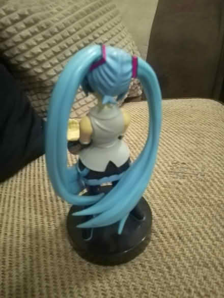 Photo of free Hatsume phone/keypad holder (Keighley bd20) #2