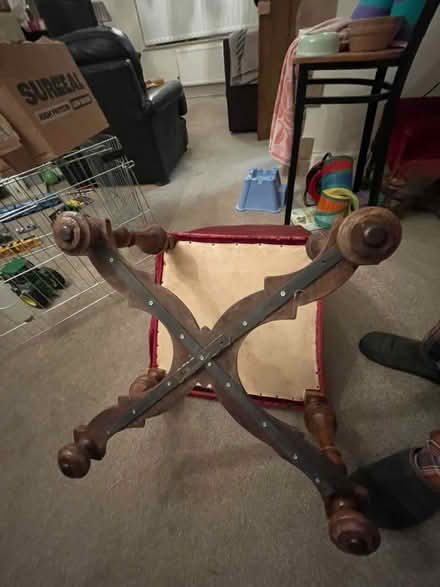 Photo of free 5 dining room chairs, chairs (Buxton SK17) #2