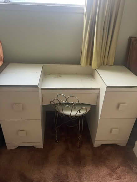 Photo of free Vintage white bedroom set (Mowry landing) #1