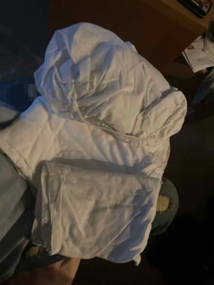 Photo of free Basic twin sheet set (Waterfront South) #1