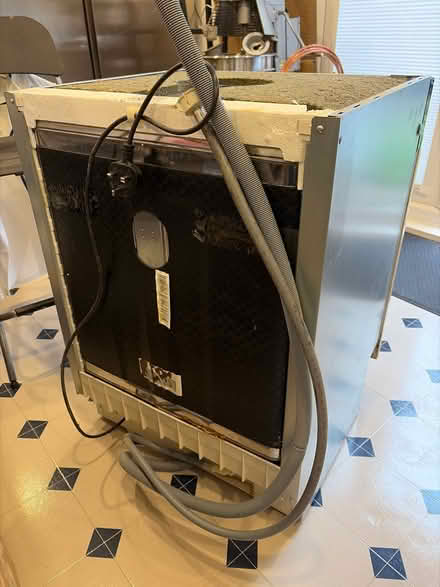 Photo of free Indesit dishwasher (Chiswick W4) #2