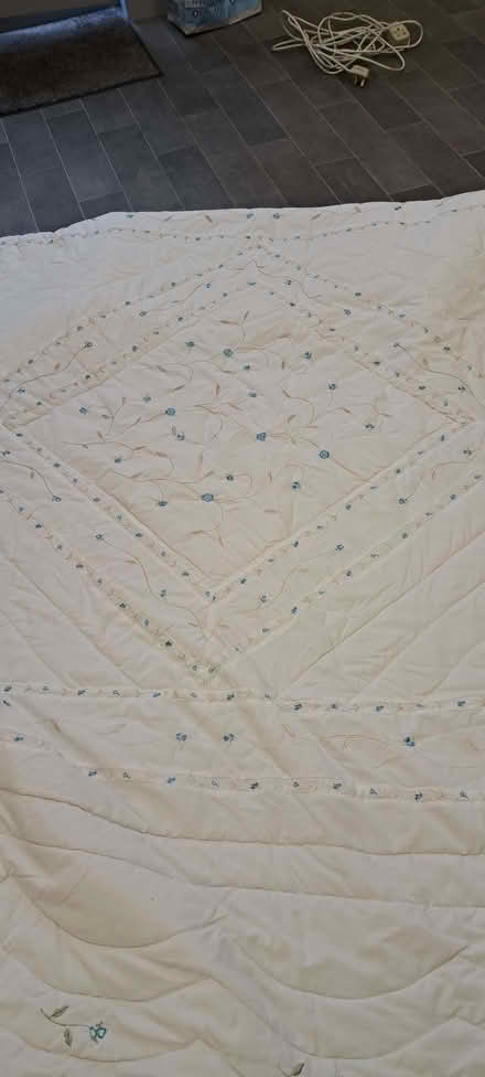 Photo of free Throw bedspread (Presteigne LD8) #2