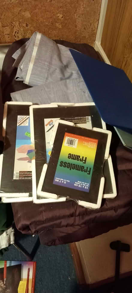 Photo of free 3 picture frames (DA10) #1