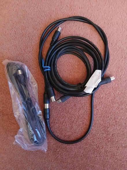 Photo of free Selection of Computer/Audio Leads (B90 shirley) #2