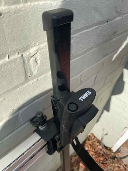 Photo of free car bike roof rack thule (Chevy Chase DC) #2