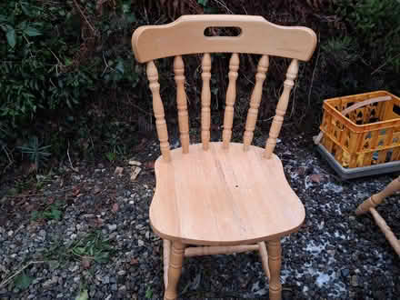 Photo of free Pine kitchen table and 4 chairs (Yarpole HR6) #4