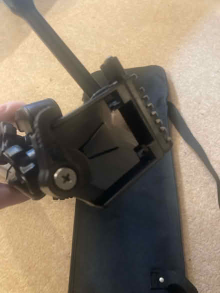 Photo of free Tripod - missing camera mount (Purley) #2