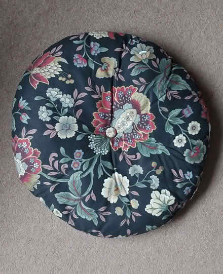 Photo of free Cushion (Berkhamsted HP4) #1