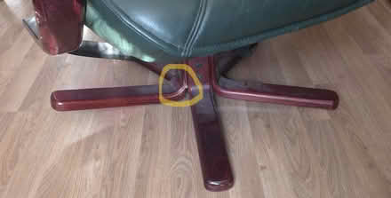 Photo of free (Damaged) Luxury Leather Recliner (Peartree AL7) #2