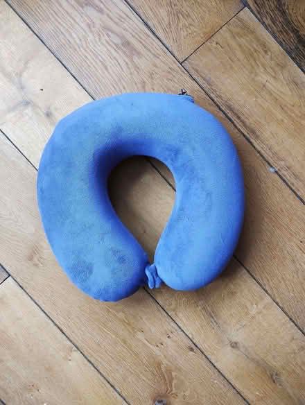 Photo of free Travel pillow (Castle MK40) #1