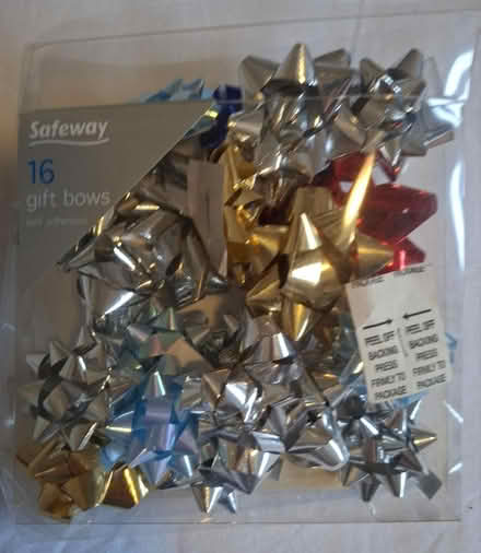 Photo of free Gift bows and ribbon (Windlesham (GU20)) #1