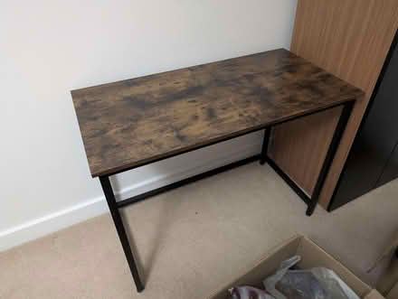 Photo of free Desk (haggerston E8) #1