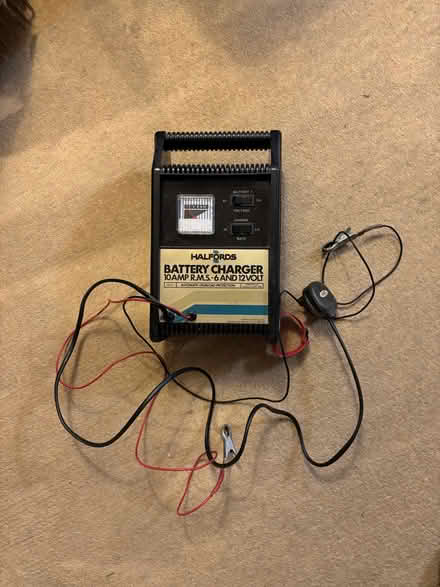 Photo of free Battery charger (Puckeridge SG11) #2
