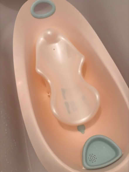 Photo of free Baby bath with Newborn detachable seat (Barton upon Irwell M30) #2