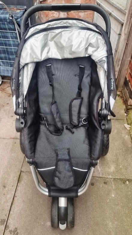 Photo of free Stroller (LE53TP) #1