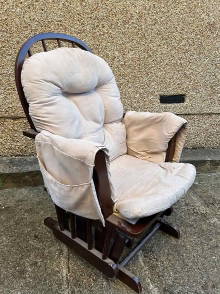 Photo of free Rocking nursing chair and foot rest (Morden SM4) #4