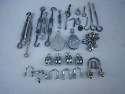 Photo of free wire and rope hardware (Blacktown near station) #1
